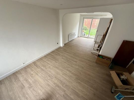 5 bedroom end of terrace house to rent - Photo 1