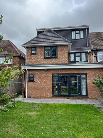 6 bedroom terraced house to rent - Photo 5