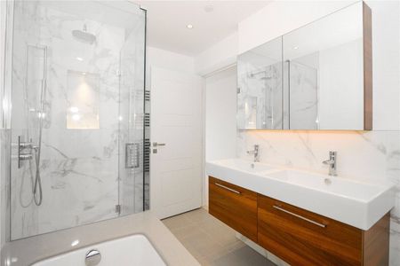 Camera House, Pinewood Gardens, Teddington, TW11 - Photo 2