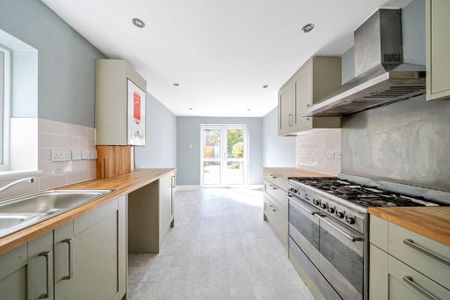 3 bedroom terraced house to rent - Photo 2