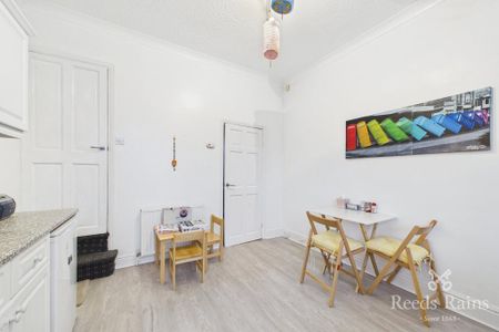 3 bedroom terraced house to rent - Photo 2