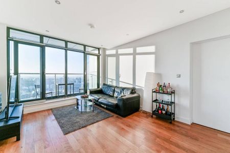 3 bedroom flat to rent - Photo 2