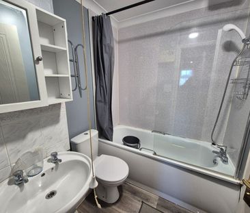 Churchill Court, Bishops Park, Telford Close - Photo 4