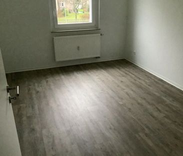 Hier fühlen Sie sich wohl: weitläufige 3-Zimmer-Wohnung mit Balkon - Photo 1