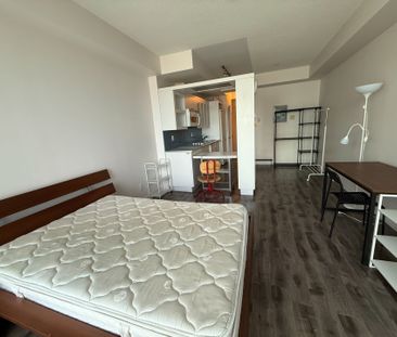 For Lease - 111 Elizabeth Street Unit# 1730, Toronto, Ontario - Photo 3