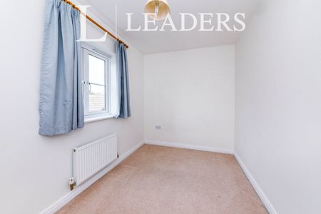 3 bedroom house to rent Ross Drive, Stamford, PE9 - Photo 3