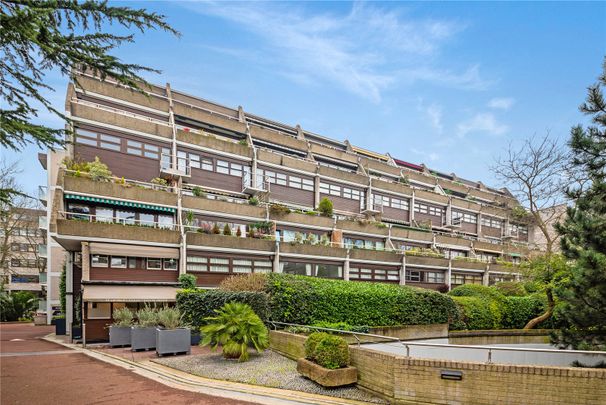 Spacious One Bedroom Apartment With West Facing Balcony And Far Reaching Views - Photo 1