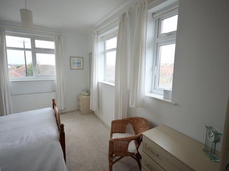 4 Bedroom Semi Detached To Let - Photo 2