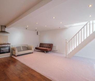 4 bedroom semi-detached house to rent - Photo 5