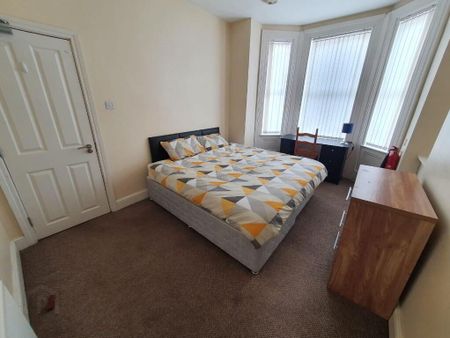 Tates Avenue, Room 3, R1 & R2. All Bills Included, Belfast, BT9 7BY - Photo 5