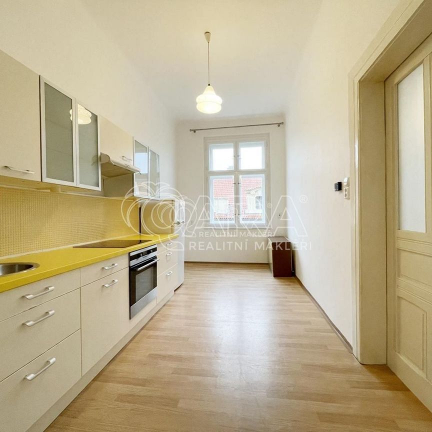 Pronájem bytu 1+1 37 m², Praha - Photo 1