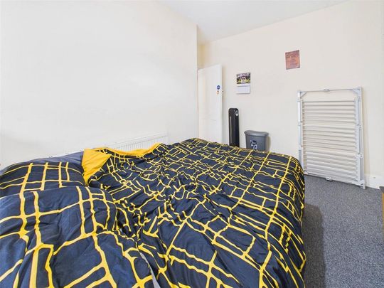 6 bedroom terraced house to rent - Photo 1