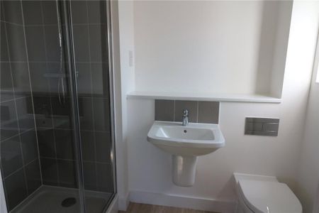 2 bedroom semi-detached house to rent - Photo 5