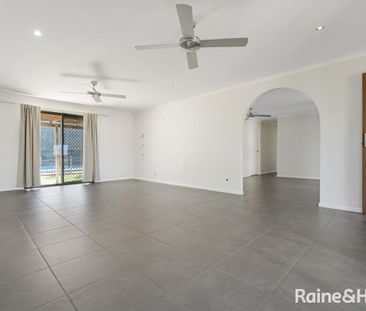 Low Set 3 Bedroom Home with Swimming Pool! - Photo 5