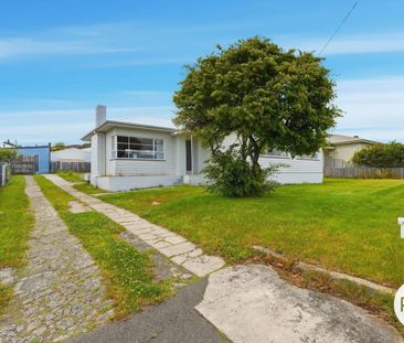 Beautiful Family Home - Photo 3