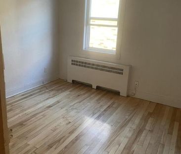 1 1/2 - Montréal (Le Plateau Mont-Royal) - 900 $/mois - Photo 2