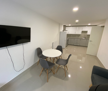 3 bedroom flat to rent - Photo 1 | Rentumo