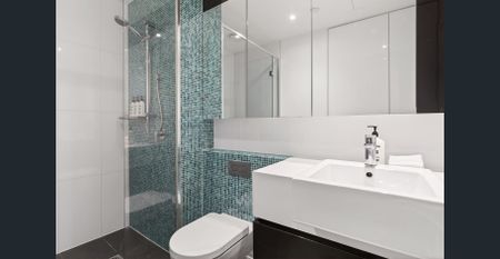 North-Facing Brilliance in The Quays – Fully Furnished with Panoramic Views - Photo 5