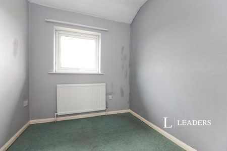 3 bedroom terraced house to rent - Photo 2