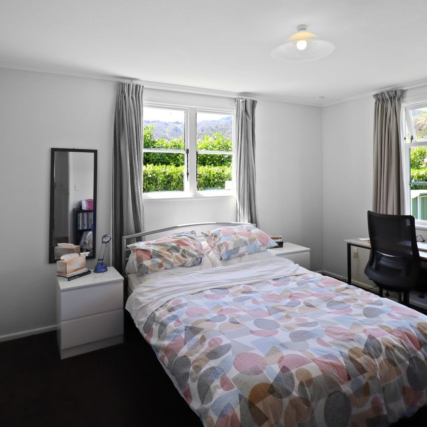 Situated in a highly sought after area, welcome to 66 Rata Street! - Photo 1