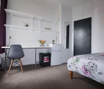 1 bedroom in a house share to rent - Photo 5