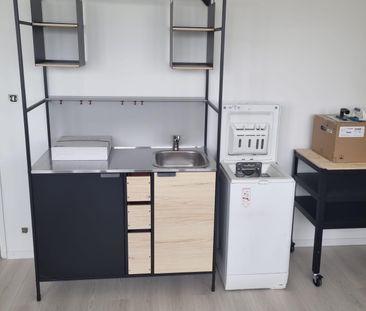 GRAND STUDIO EN ATTIQUE AU CENTRE DE FLORISSANT - Photo 2