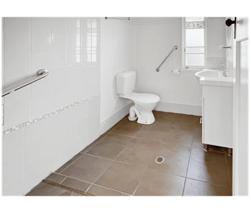 Queenslander offering Rural living - Available Now - 6 Month lease - Photo 1