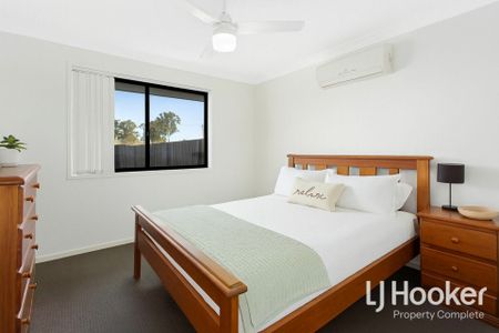 Space, Comfort & Convenience - 3 Bed + Big Yard - Photo 2