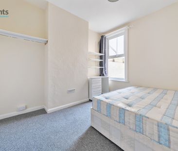 5 bedroom terraced house to rent - Photo 4