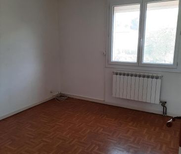 Location Appartement 3 pièces 61m² DRAGUIGNAN 83300 - Photo 2