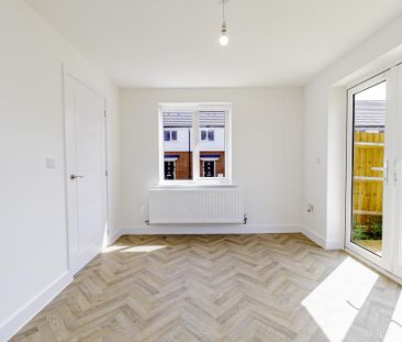 3 bedroom semi-detached house to rent - Photo 6