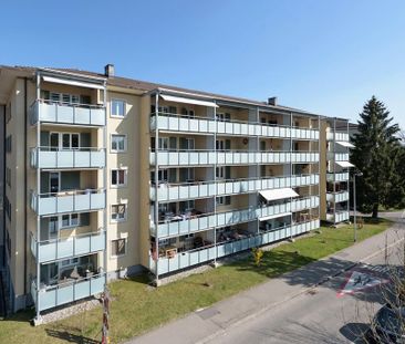 Zentral gelegene Wohnung mit grossem Balkon mit Aussicht - Photo 4