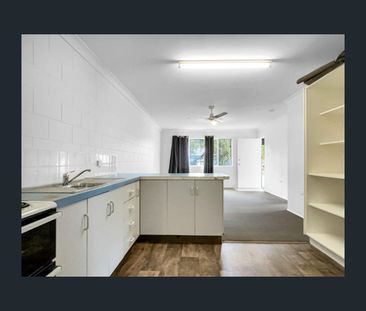 1/8 San Vito Cres, Rasmussen, Qld 4815 - Photo 4