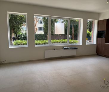 Gelijkvloers app. te huur in Antwerpen voor € 1.350 met 3 slaapkamers - Foto 1