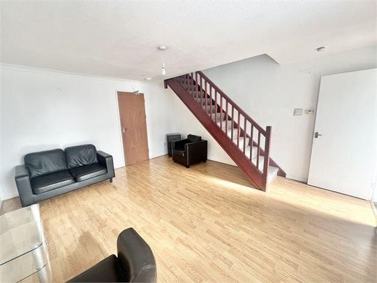 2 bedroom end of terrace house to rent - Photo 1