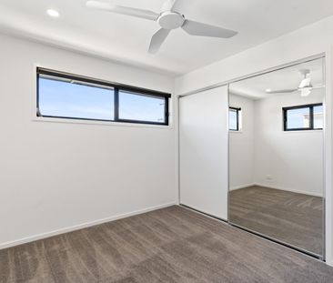 Modern 3 Bedroom Home in Central Coolum! - Photo 4