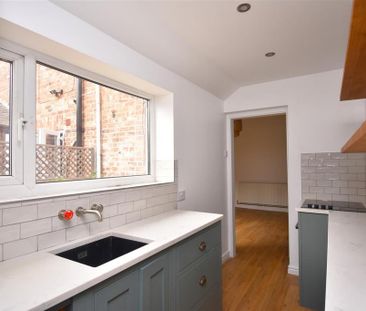 3 bedroom terraced house to rent - Photo 6