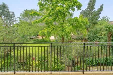 2 Bed Flat, Battersea Bridge Road, SW11 - Photo 3