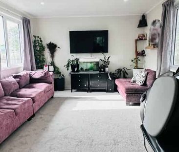 Charming 3 bedroom property in prime location - Photo 1