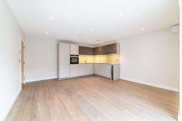 Finchley Road, Hampstead, NW3 - Photo 1