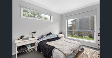 Executive living in Soldiers Hill - Photo 5