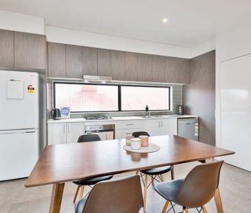 2/132 Pascoe Vale Road, Moonee Ponds - Photo 3