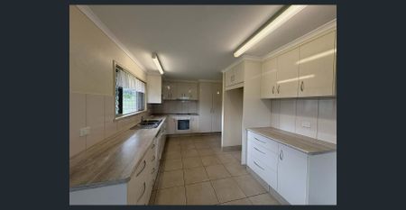 Affordable Family Living in Tolga! - Photo 5