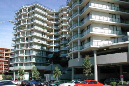 2 BEDROOM APARTMENT AT A CONVENIENT LOCATION - Photo 3