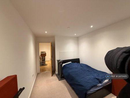 2 bedroom flat to rent - Photo 3