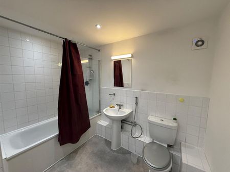 2 Bedroom Flat To Let - Photo 5