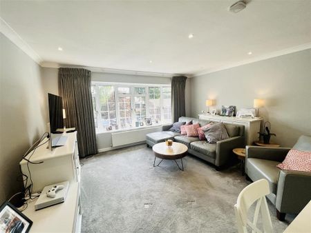 2 bedroom apartment to rent - Photo 3