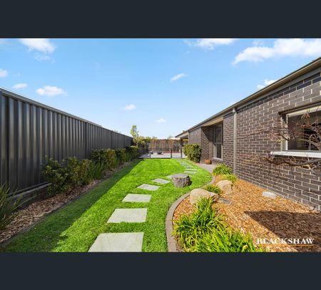 27 Griffiths Link, Googong, NSW 2620 - Photo 4