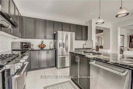 Detached Home For Lease | N9255081 - Photo 3