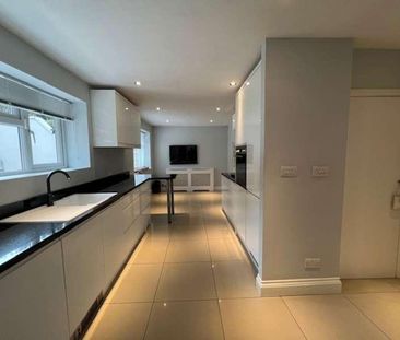 Eatons Mead, Chingford, E4 - Photo 5